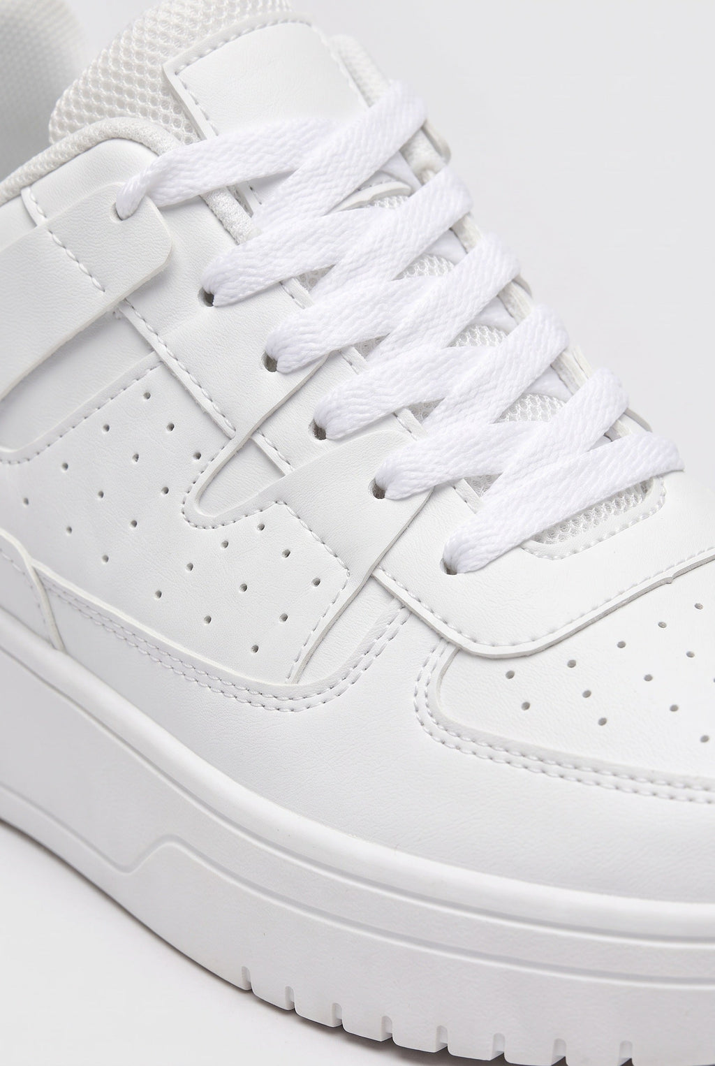 Women's Trainers | Lace-Up Low Top