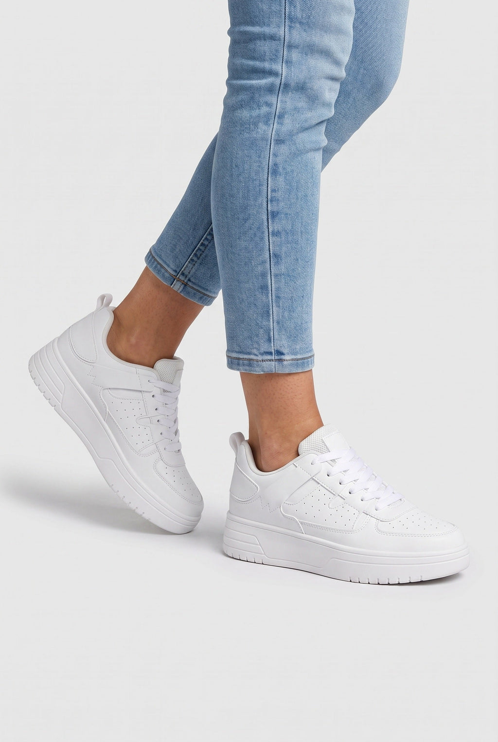 Women's Trainers | Lace-Up Low Top